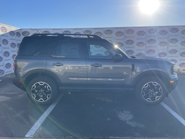 2025 Ford Bronco Sport Outer Banks's photo