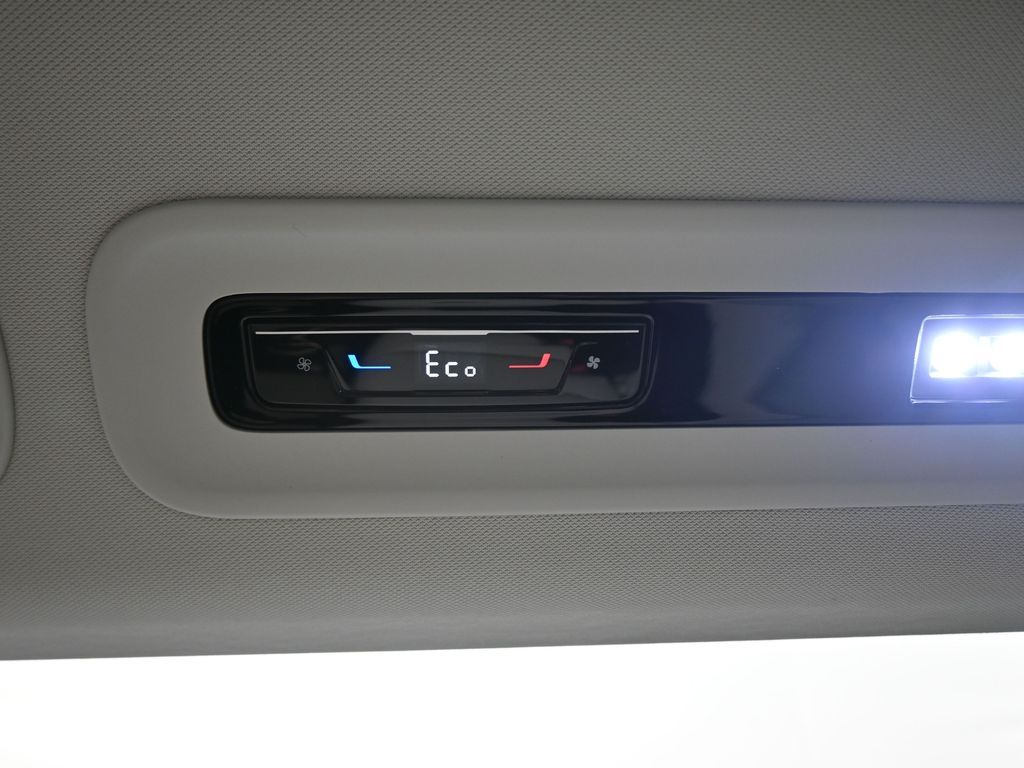 2025 Volkswagen ID. Buzz photo 38