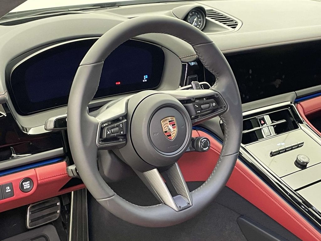 2026 Porsche Panamera GTS photo 4