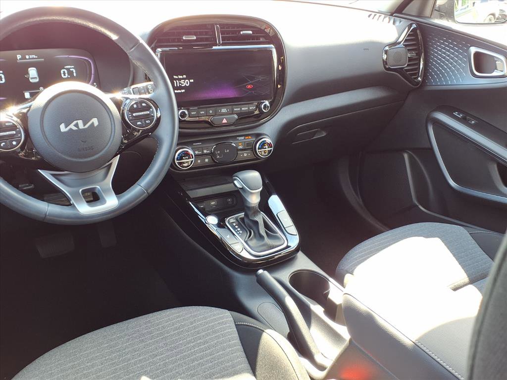2023 Kia Soul EX photo 3