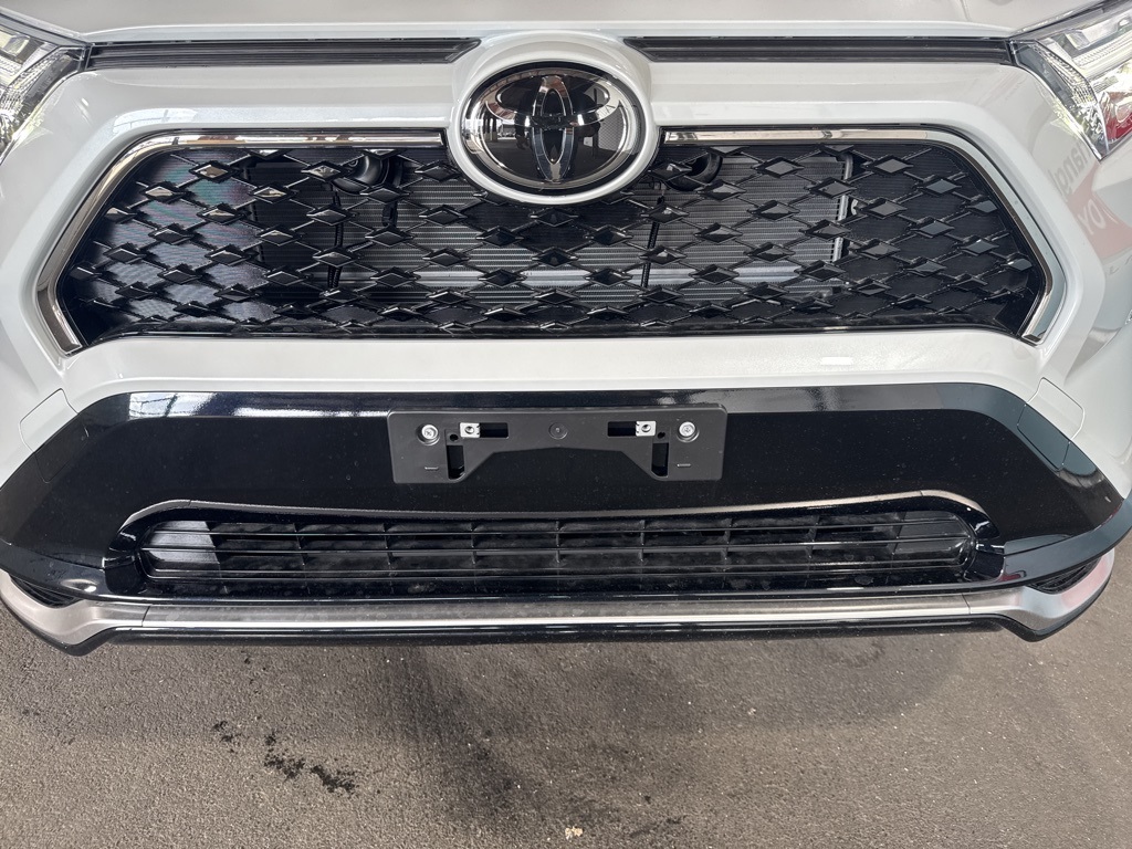 2025 Toyota RAV4 Hybrid XSE photo 13