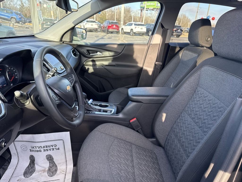 2024 Chevrolet Equinox LT photo 13