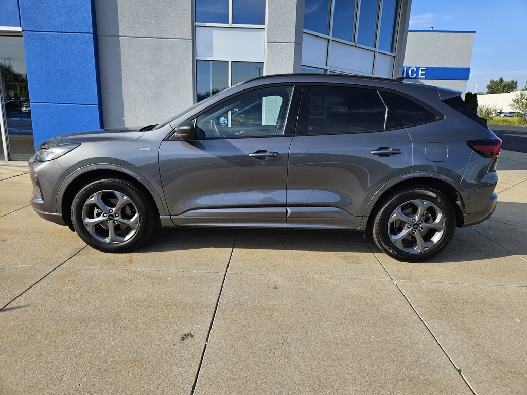 2024 Ford Escape ST-Line photo 2