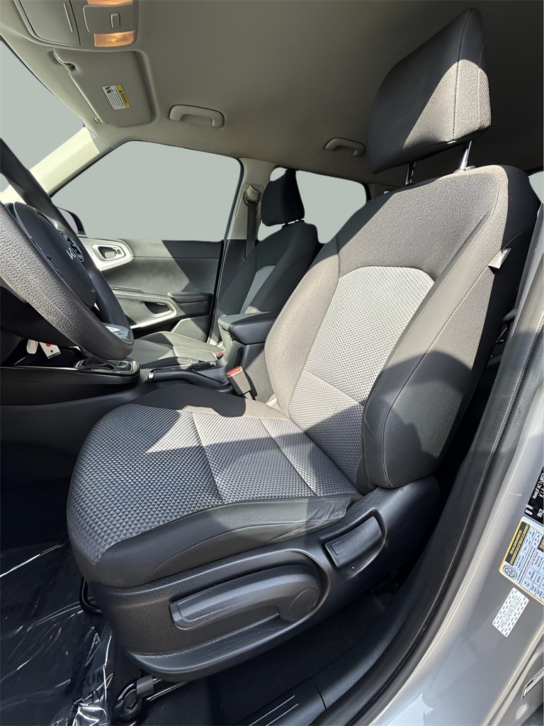 2022 Kia Soul LX photo 17