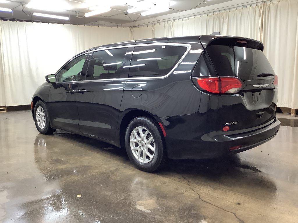 2022 Chrysler Voyager LX photo 7