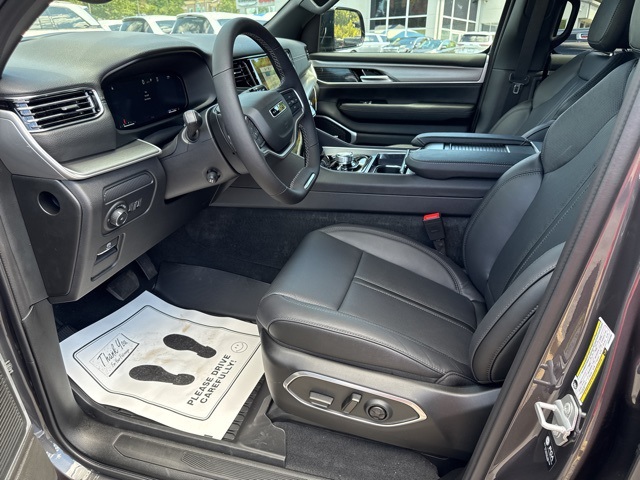 2025 Jeep Wagoneer L Series II Carbide photo 15