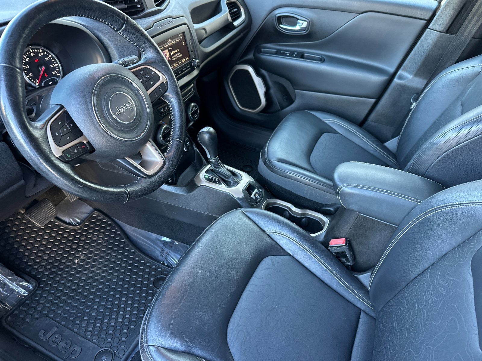 2017 Jeep Renegade Trailhawk photo 6