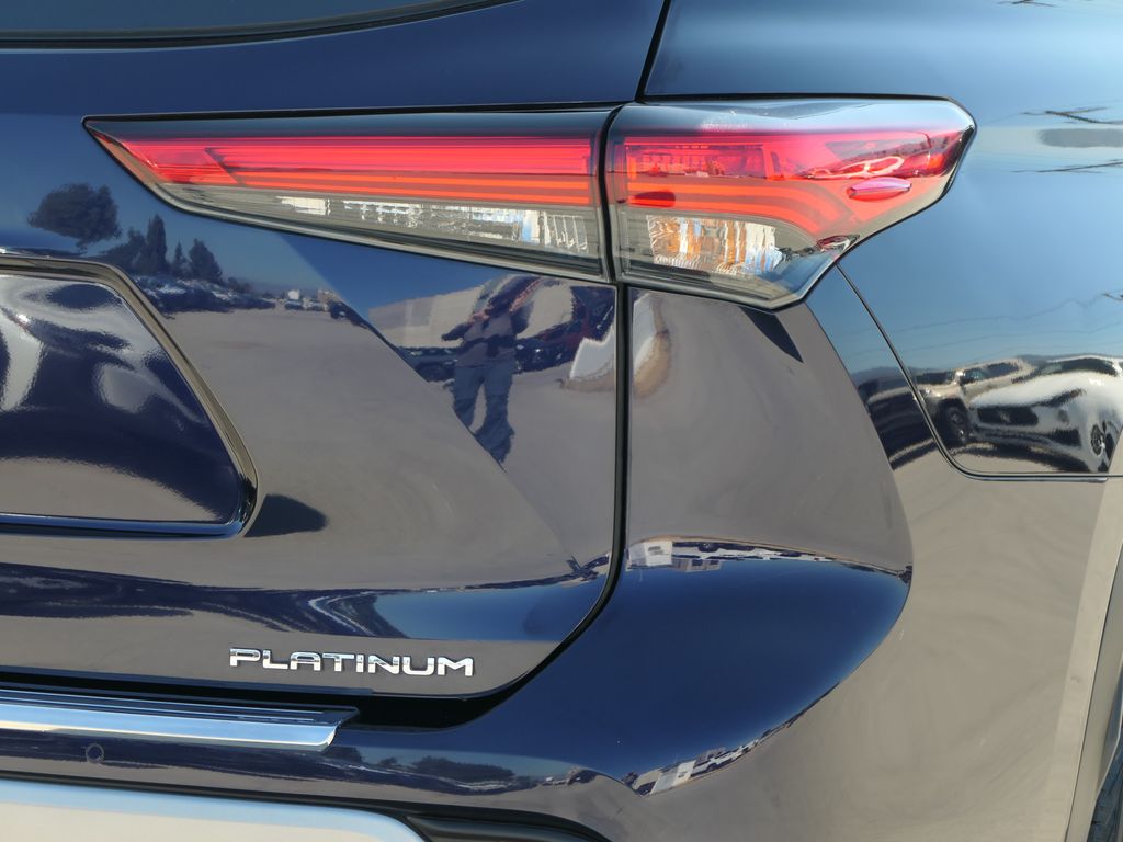 2023 Toyota Highlander Platinum photo 4