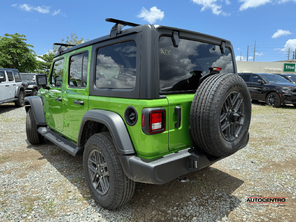 2025 Jeep Wrangler photo 2