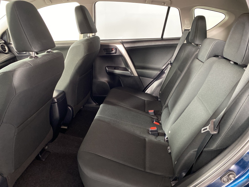 2018 Toyota RAV4 LE photo 21