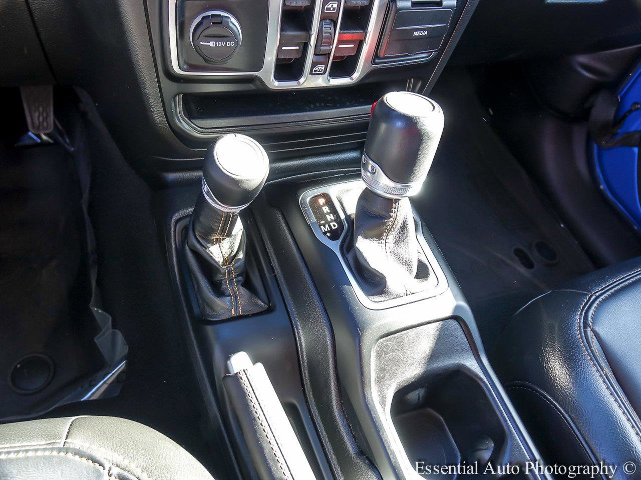 2022 JEEP WRANGLER - Image 17