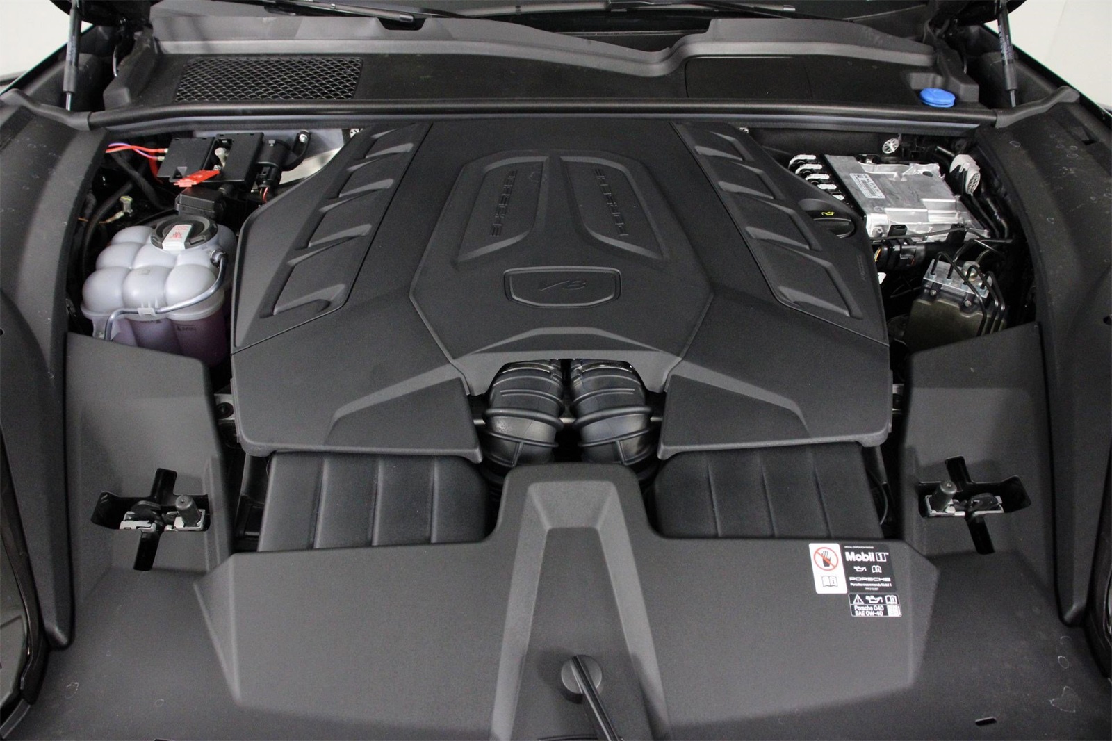 2026 Porsche Cayenne GTS photo 20