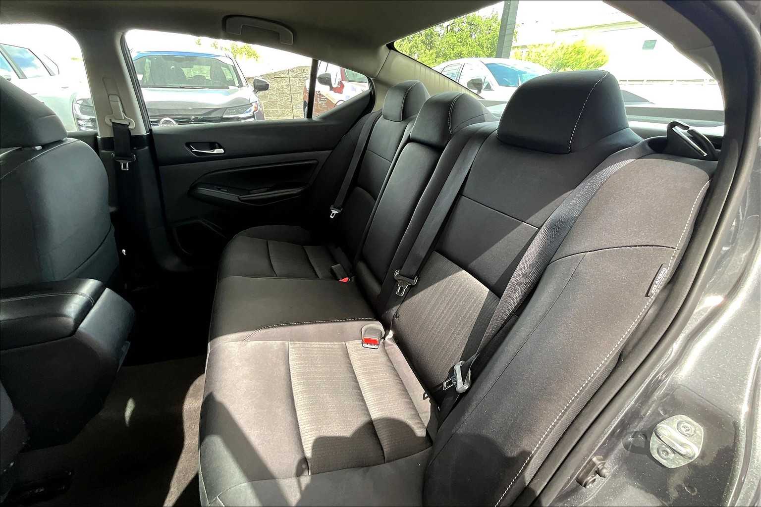 2022 Nissan Altima 2.5 SV photo 18