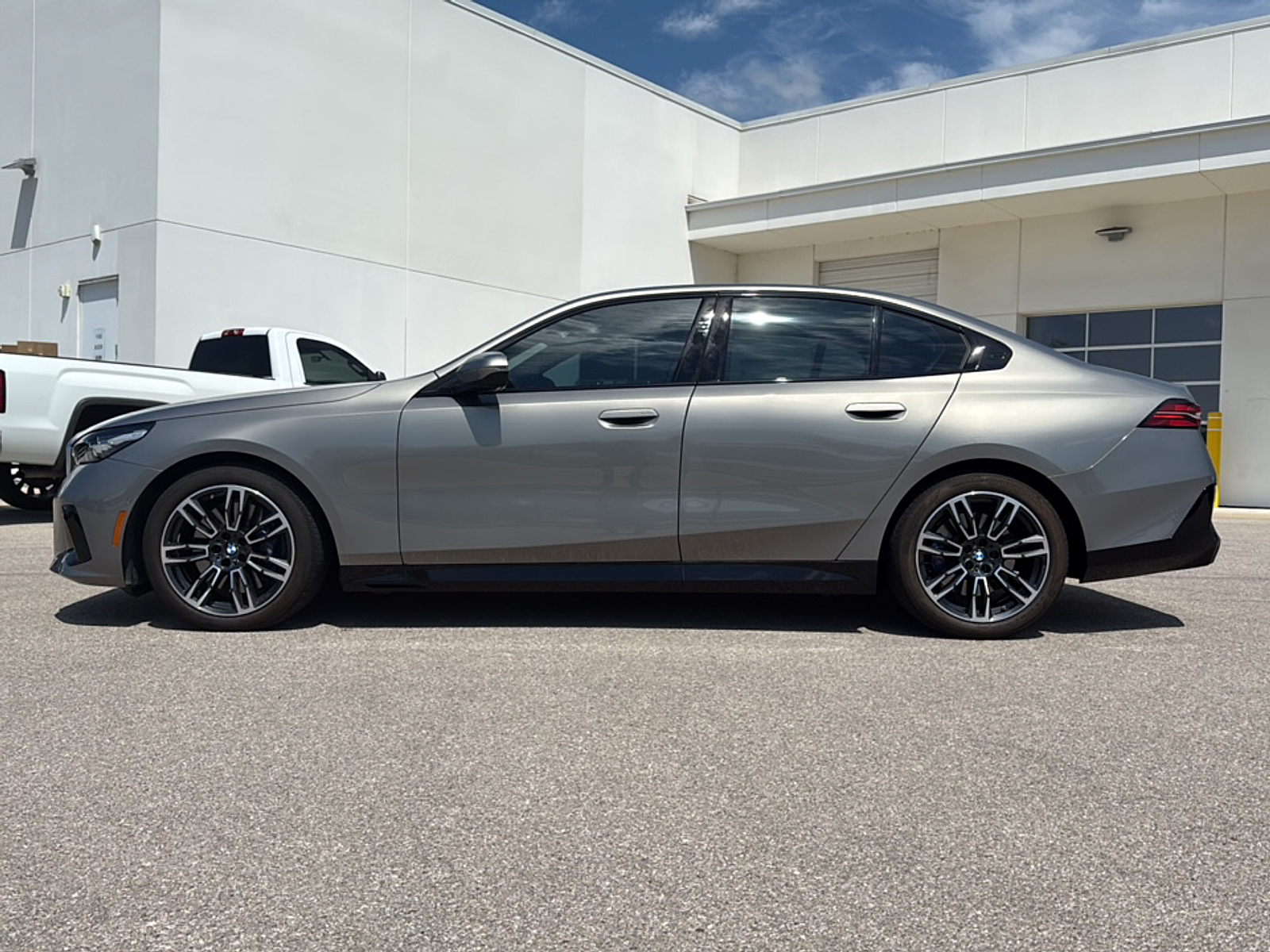 2025 Bmw 540i xDrive photo 2