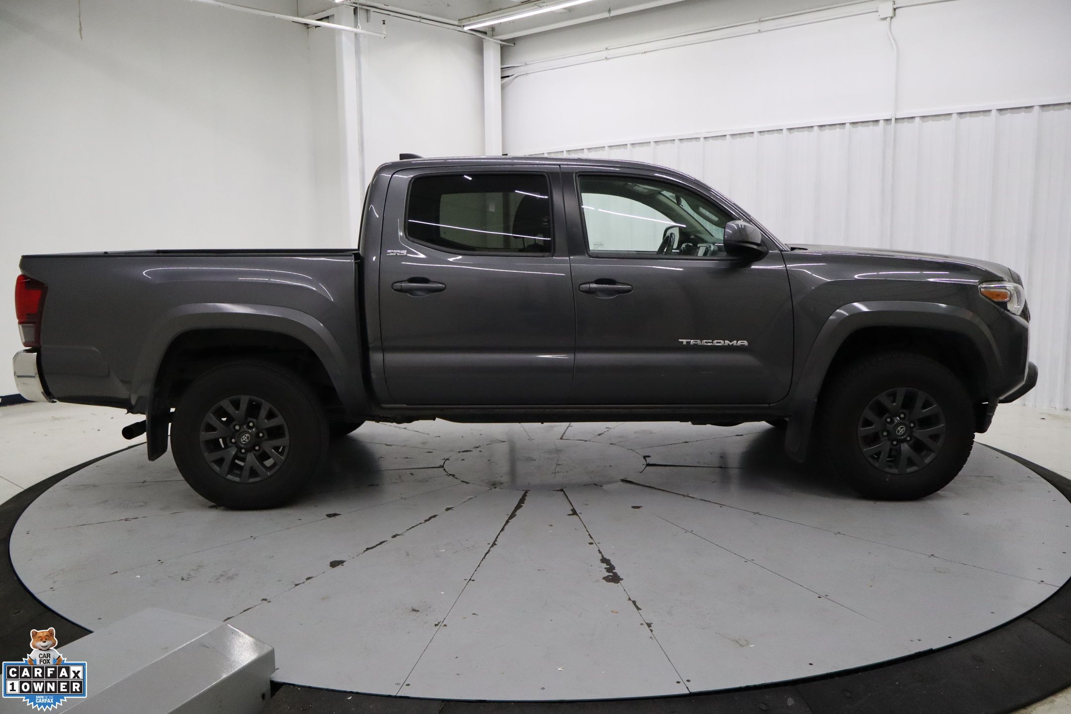 2023 Toyota Tacoma SR5 photo 2