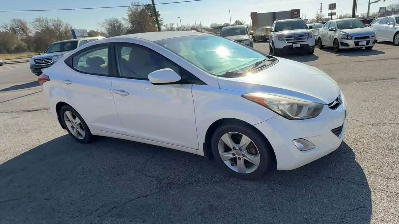 2013 Hyundai Elantra GLS's photo