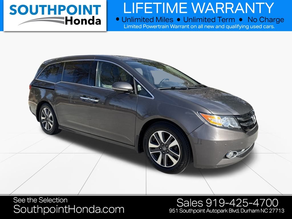2014 Honda Odyssey Touring's photo