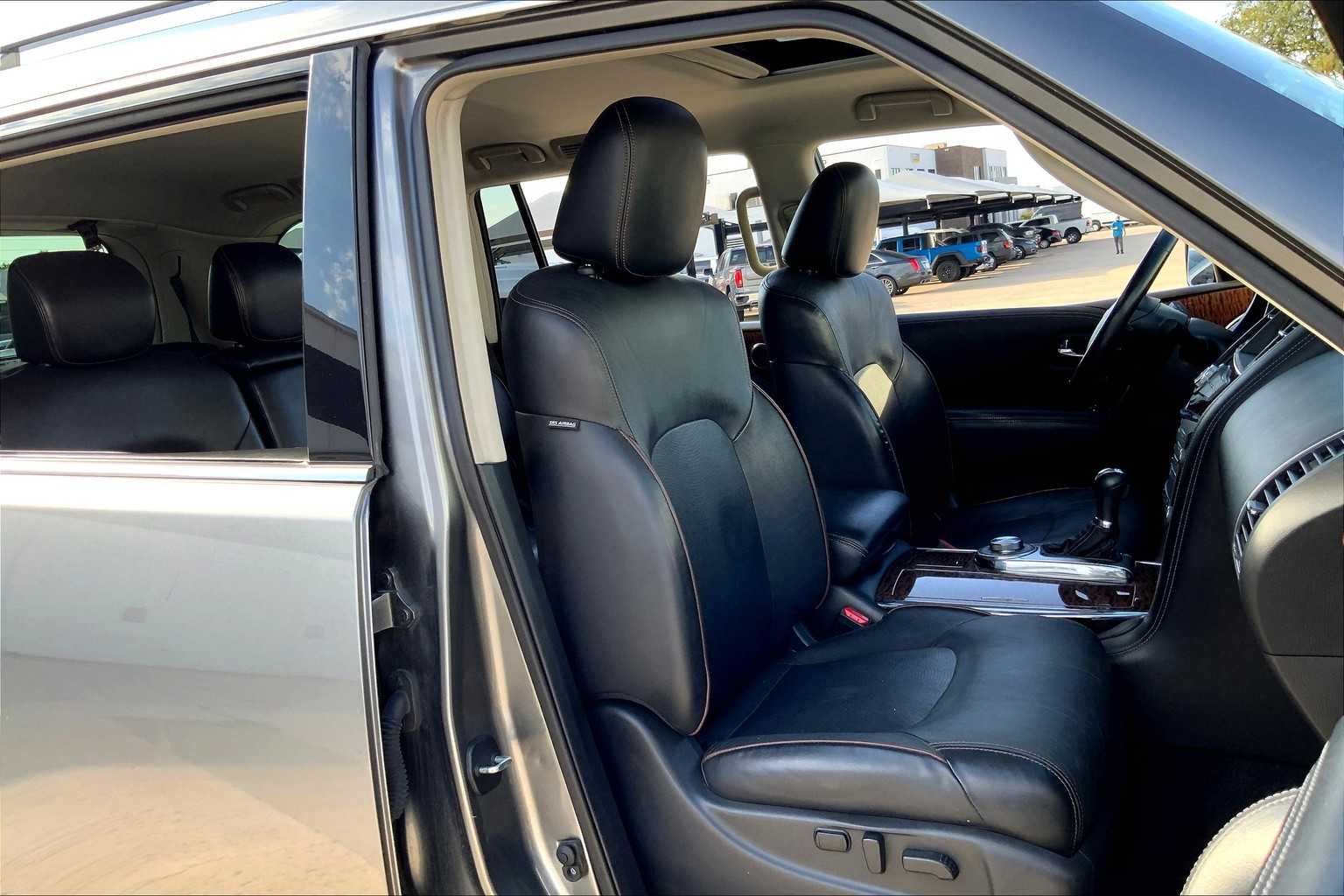 2020 Nissan Armada SL photo 8
