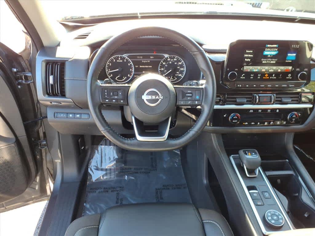 2025 Nissan Pathfinder SL photo 12