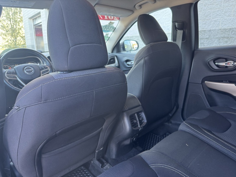 2017 Jeep Cherokee Latitude photo 34