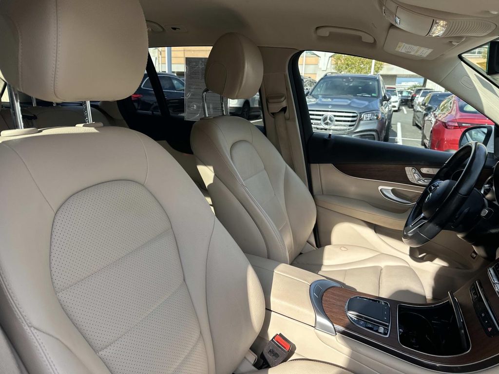 2022 Mercedes Benz GLC 300 4MATIC photo 21