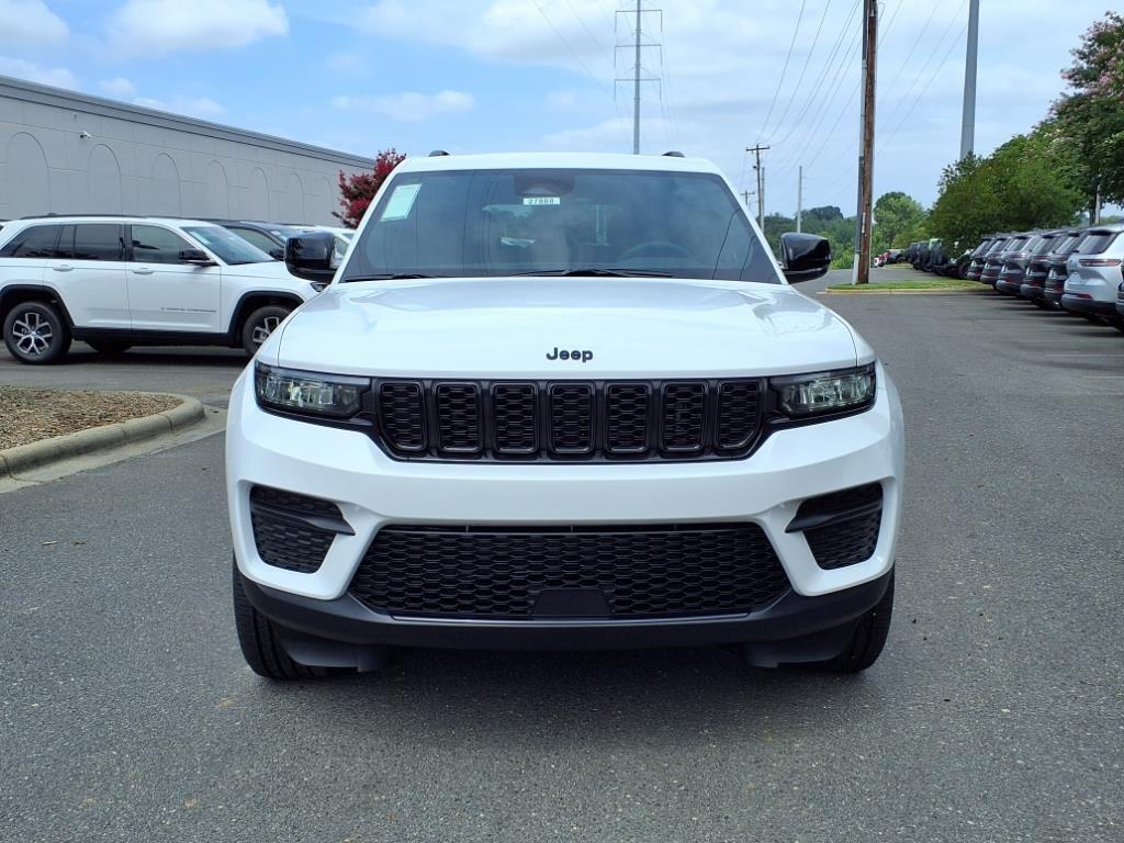 2025 Jeep Grand Cherokee Altitude X photo 2