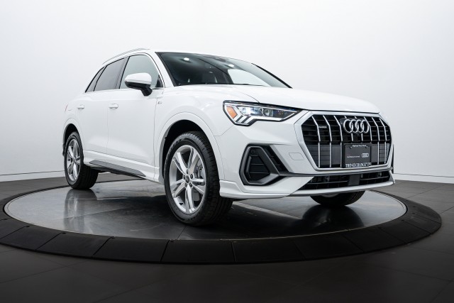 2024 Audi Q3 S line Premium Plus