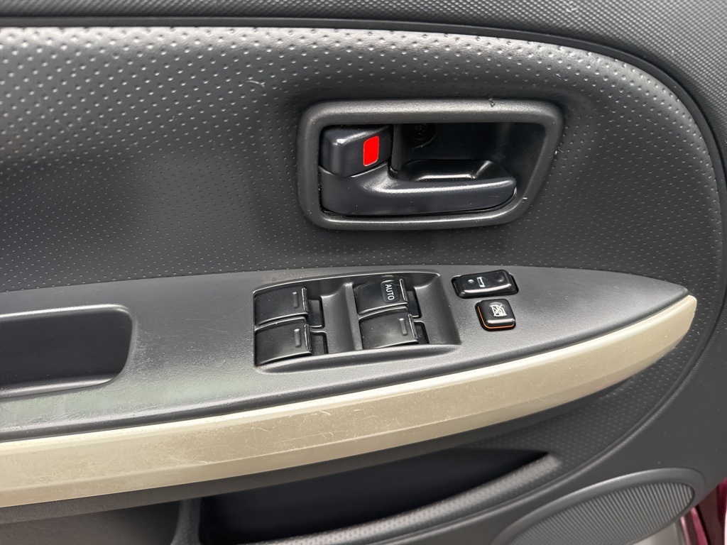 2005 Scion xA Base photo 13