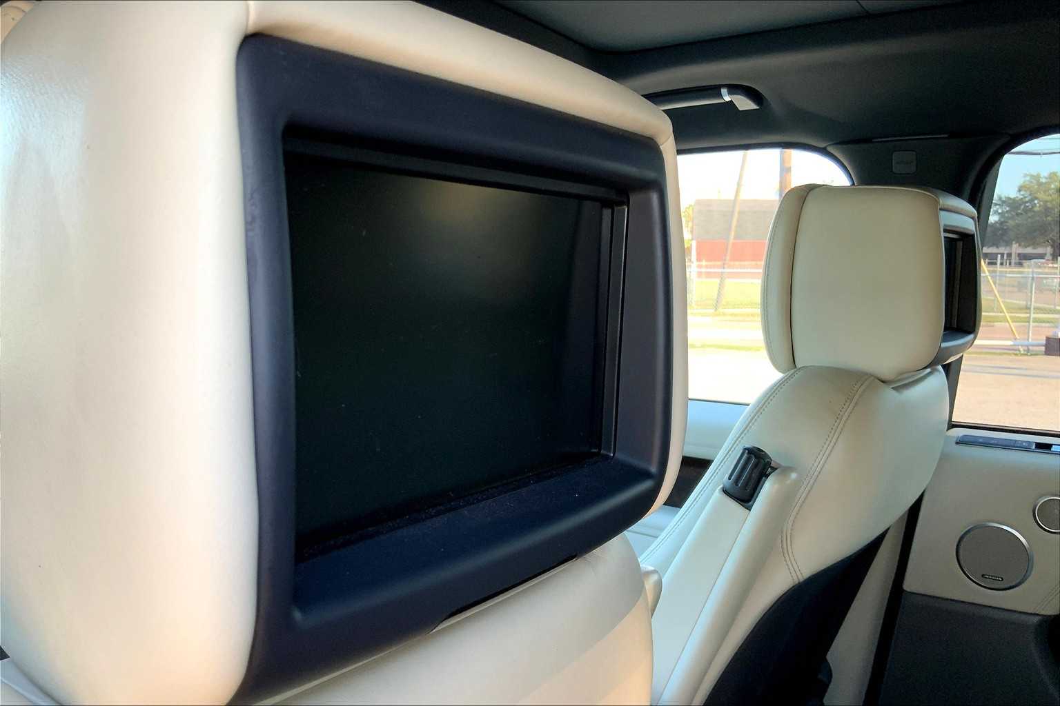 2019 Land Rover Range Rover HSE photo 30