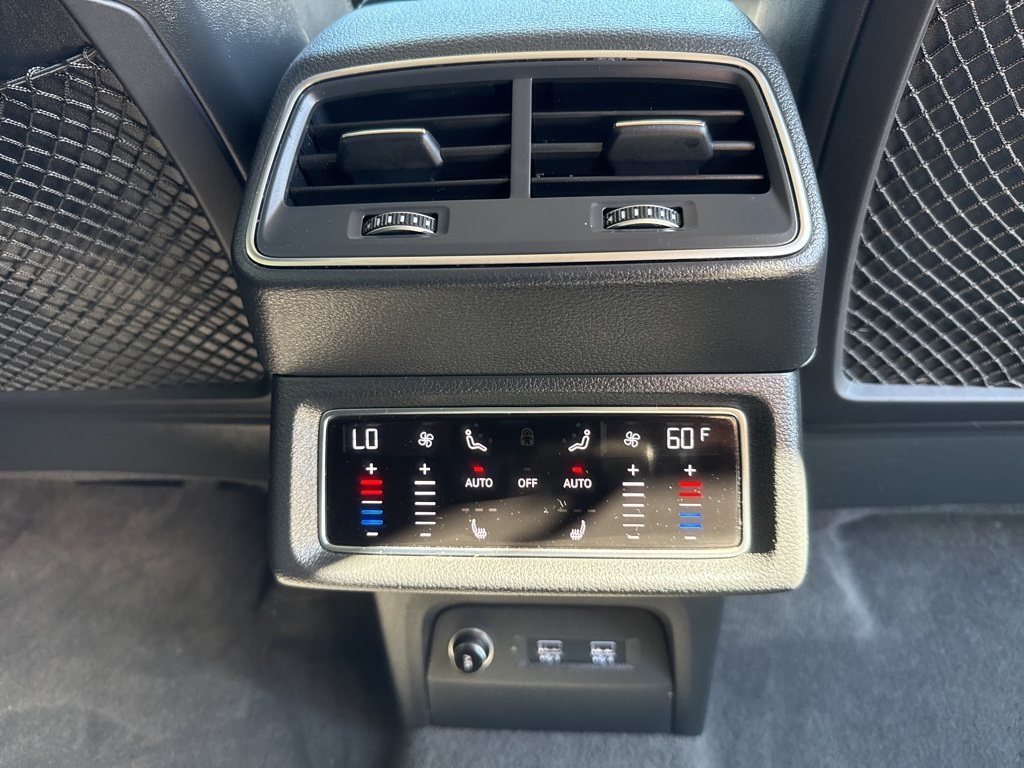 2019 Audi e-tron Premium Plus photo 34
