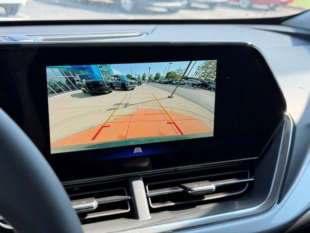 2025 Chevrolet Trax LT photo 16