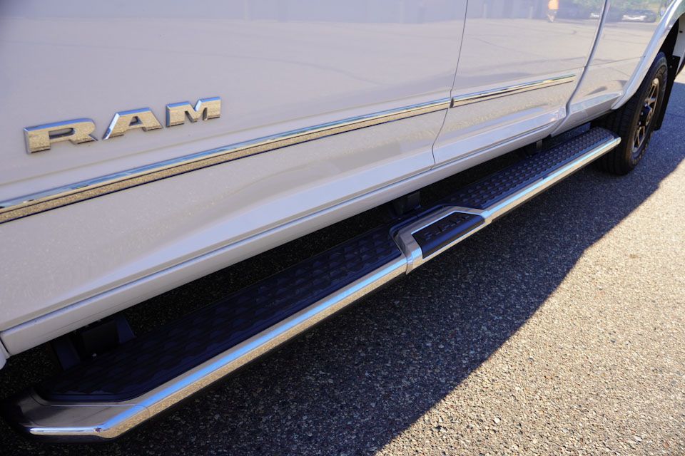 2022 Ram 3500 Laramie photo 15