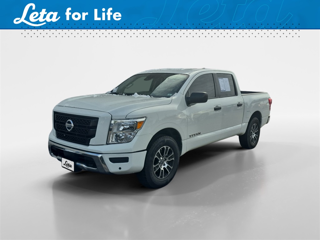 2023 Nissan Titan SV's photo
