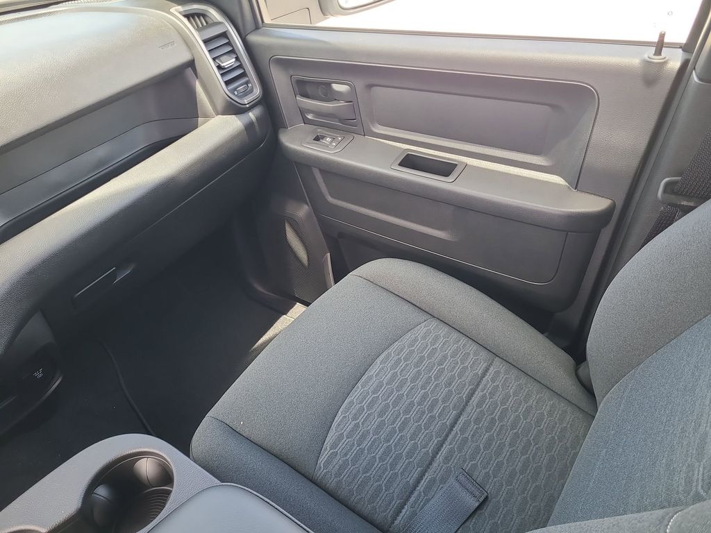 2025 Ram 3500 Tradesman photo 10