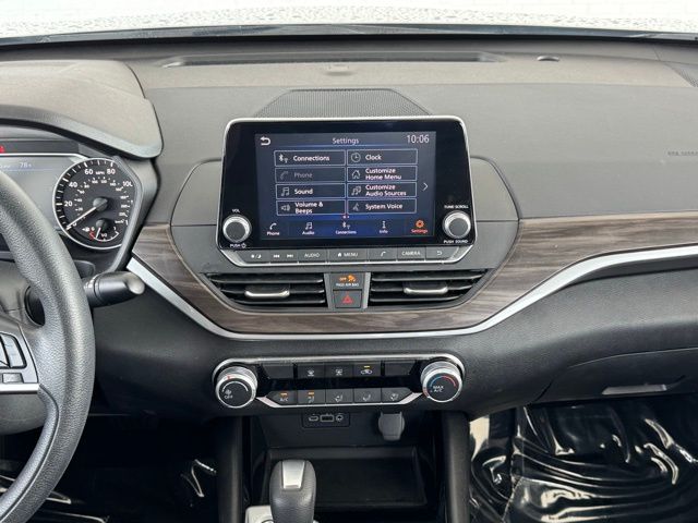 2024 Nissan Altima 2.5 SV photo 28