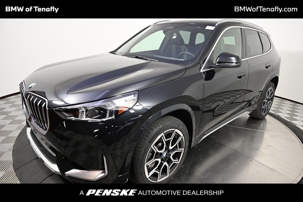 2025 BMW X1 28i's photo