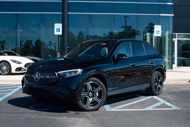 2026 Mercedes-Benz GLC Base's photo