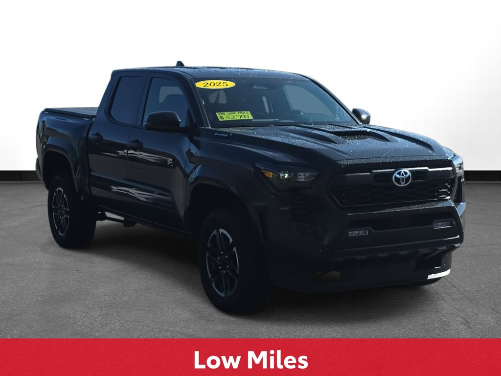 2025 Toyota Tacoma TRD Sport photo 3