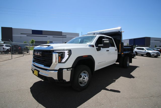 2024 GMC Sierra 3500 Chassis Cab Pro's photo