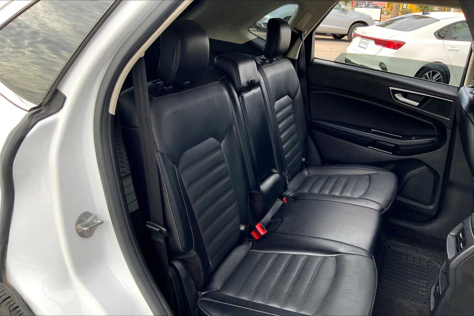 2017 Ford Edge SEL photo 17