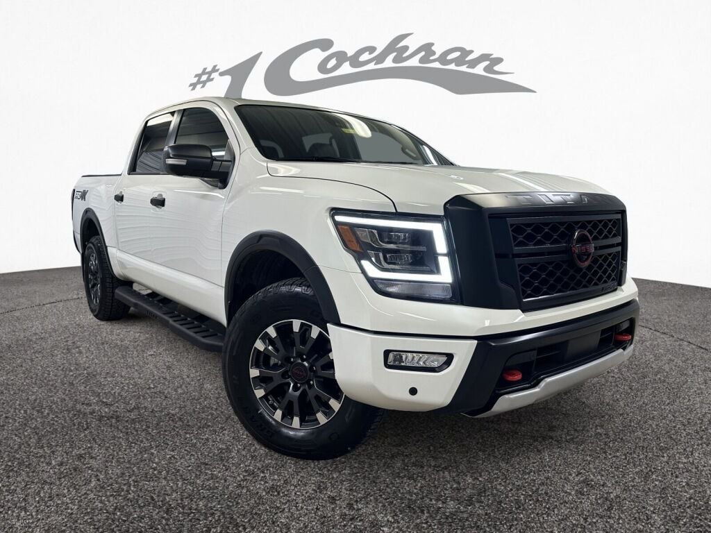 2024 Nissan Titan PRO-4X's photo