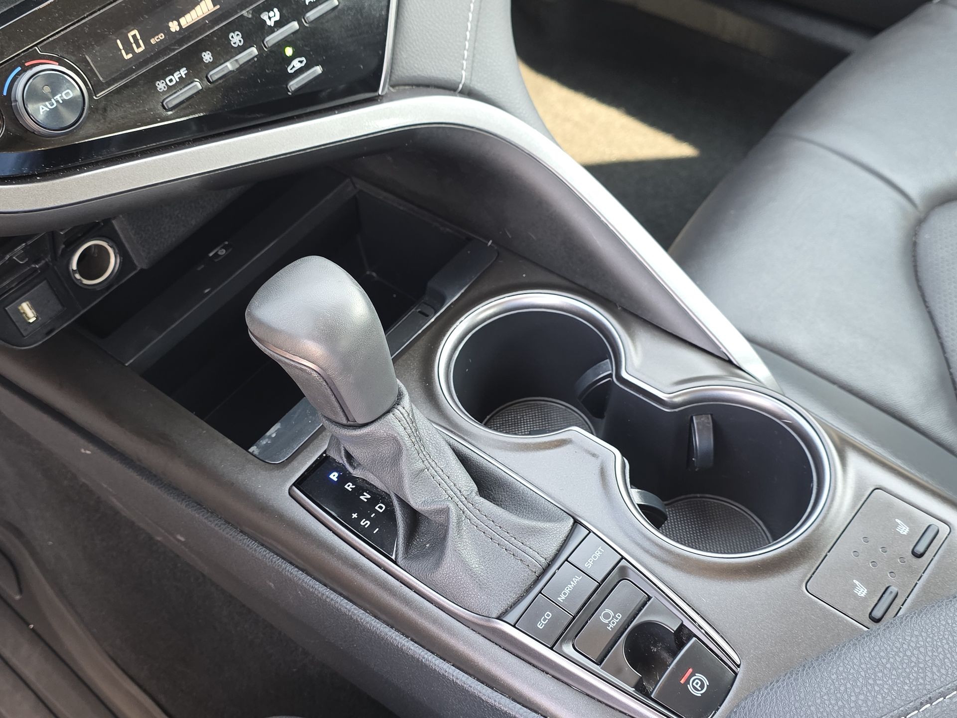 2024 Toyota Camry XSE photo 14