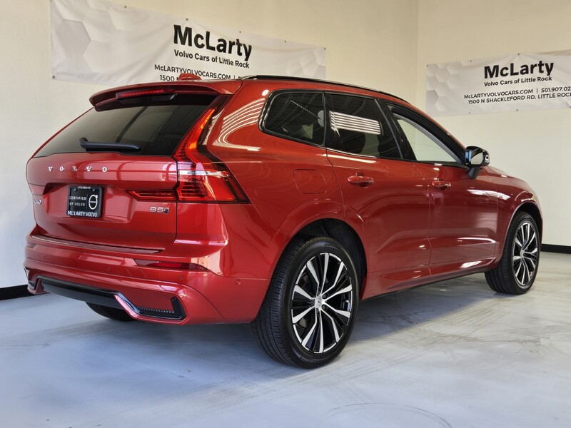 2024 Volvo XC60 B5 Plus photo 3