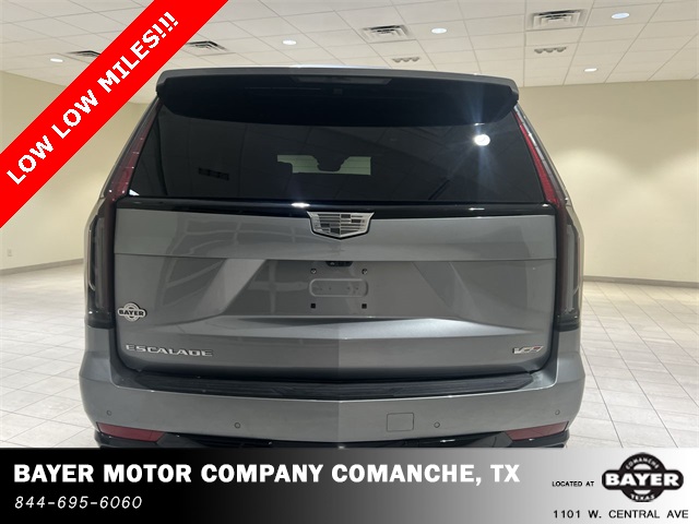 2023 Cadillac Escalade V-Series photo 3