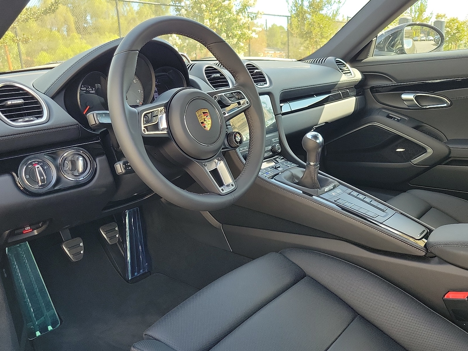 2025 Porsche Cayman S photo 4