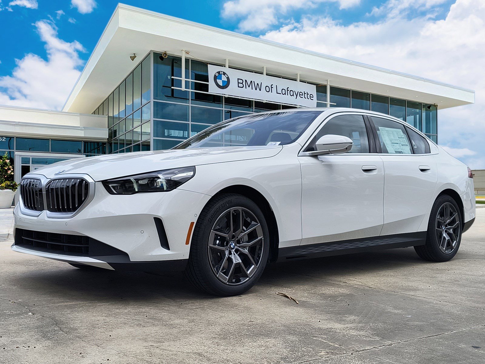 New 2026 Alpine White BMW 530i image 1