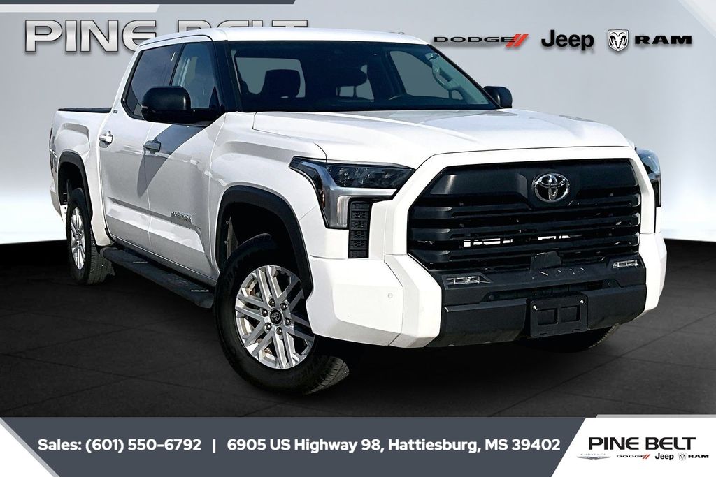 2023 Toyota Tundra SR5's photo