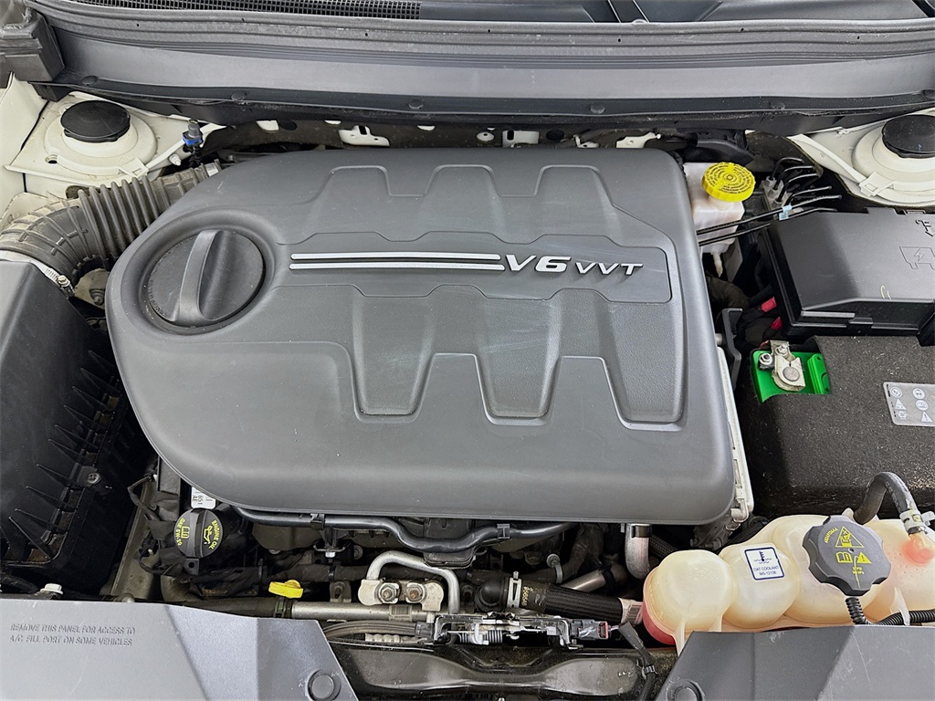 2019 Jeep Cherokee Overland photo 29