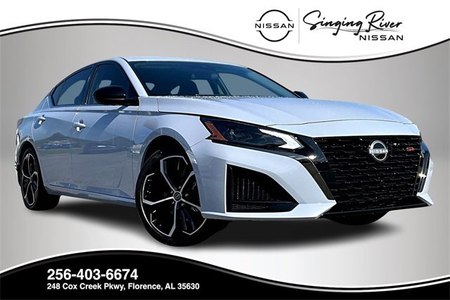2025 Nissan Altima SR's photo