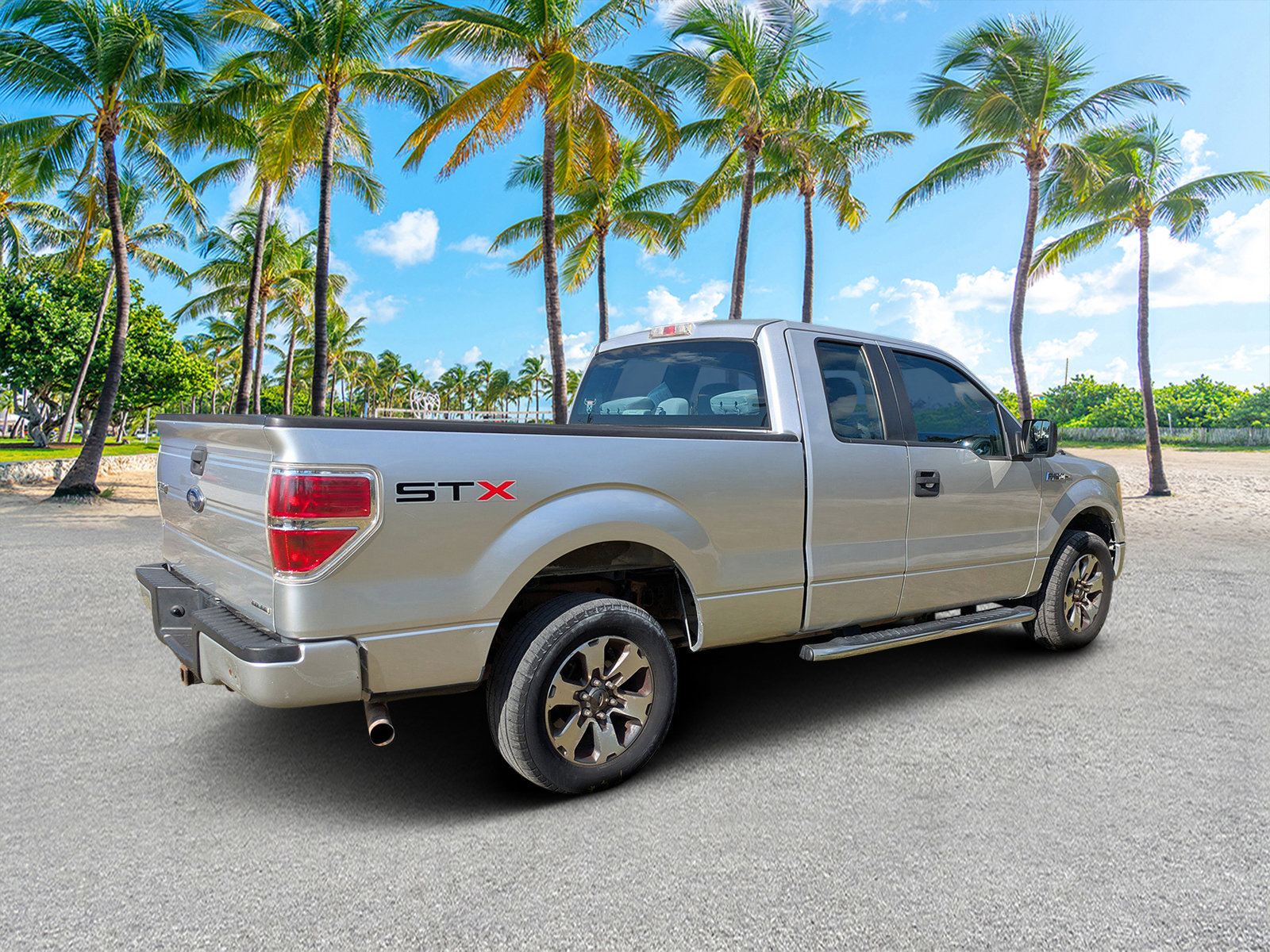 2013 Ford F-150 STX photo 2